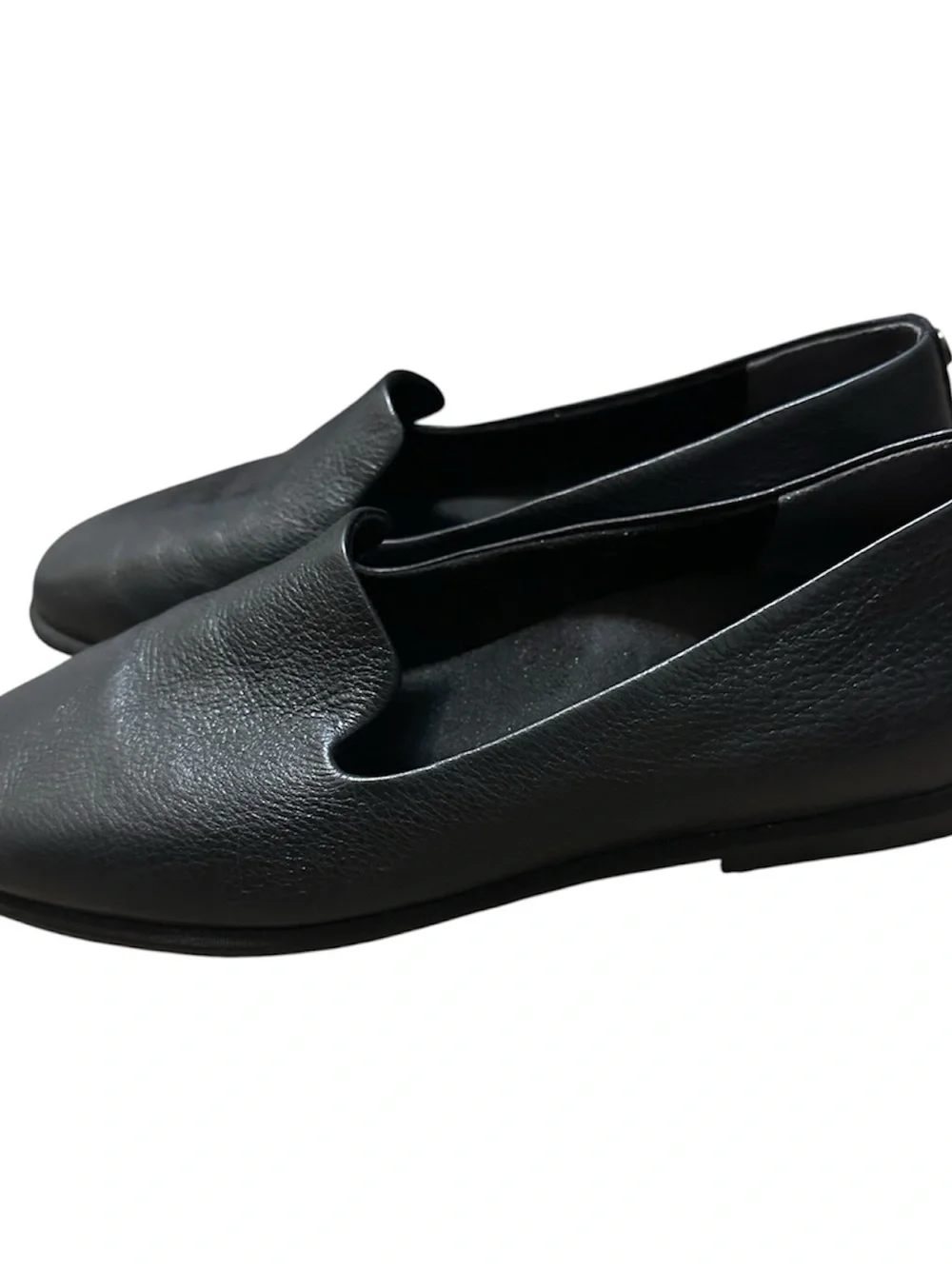 Vionic Willa 2.0 slip-on loafers in black leather